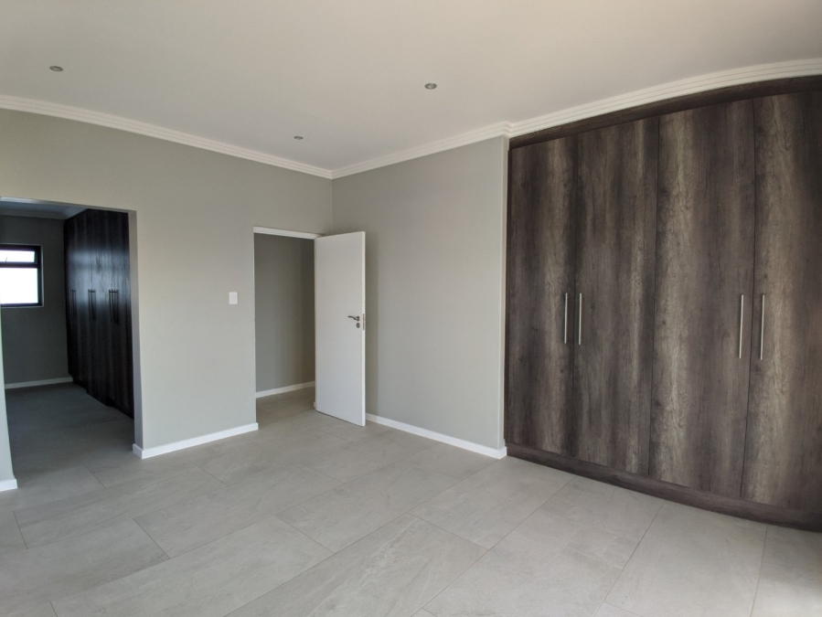 4 Bedroom Property for Sale in Kidds Beach Eastern Cape